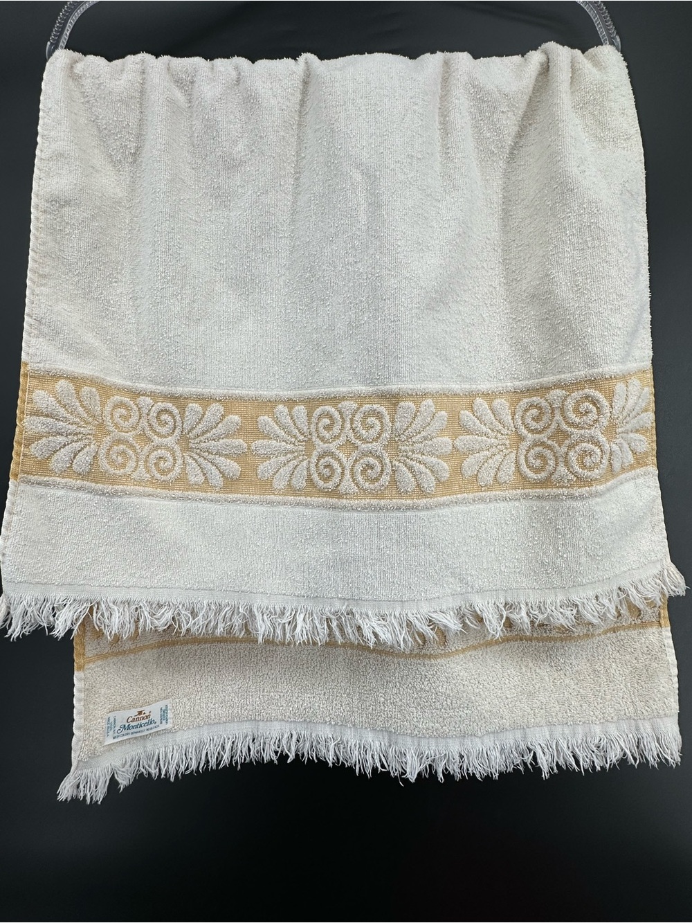 Vintage Cannon Monticello embossed beige/yellow towel - Picture 4 of 8